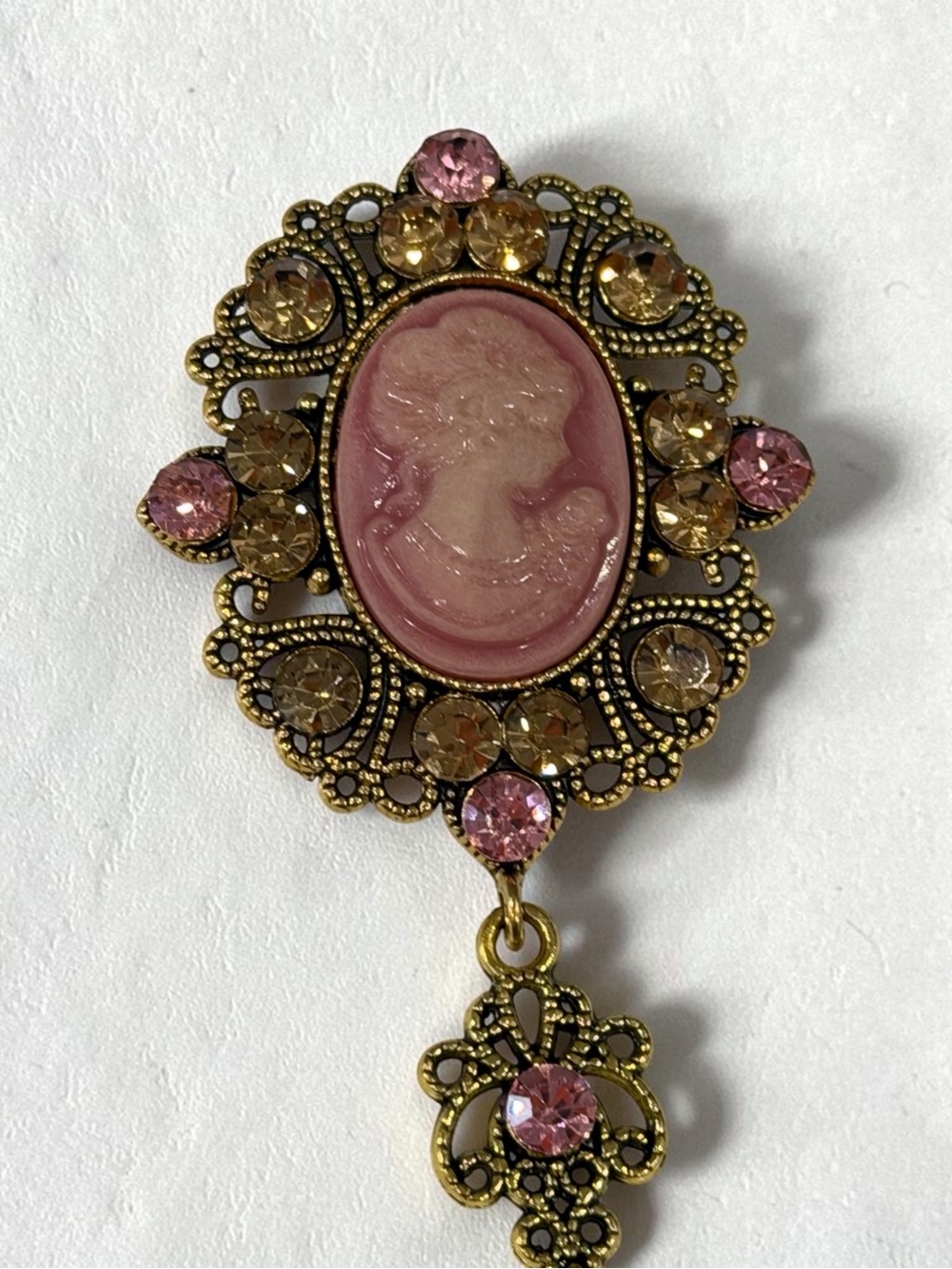 Vintage-Inspired Pink Cameo Drop Brooch